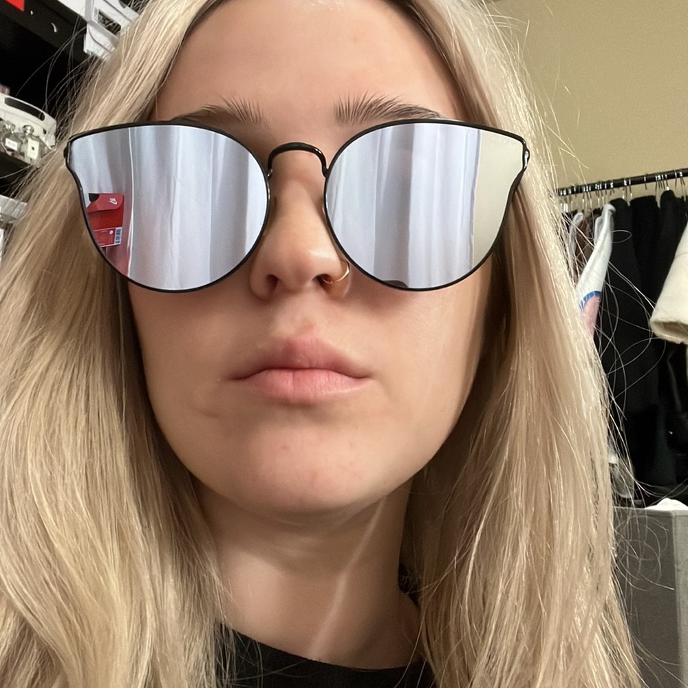 Quay Glasses - image 4